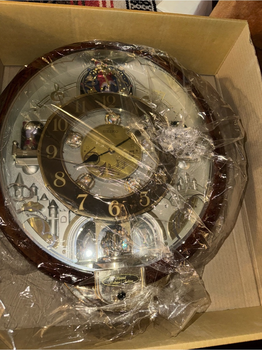 Seiko Clock with Crystal Accents (Read Description). - Picture 3 of 15